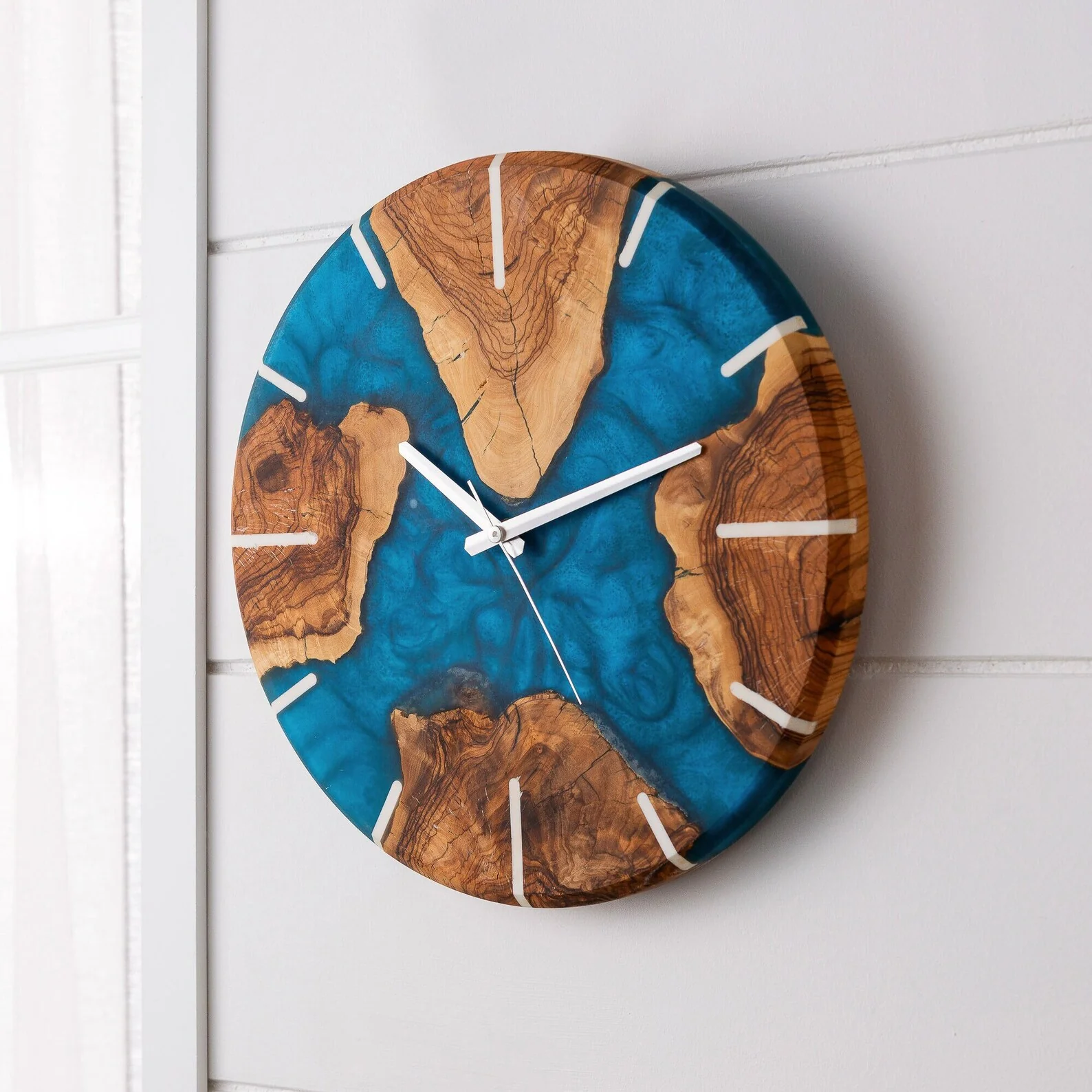 Epoxy & Rosewood Wall Clock - Large Resin Wall Clock with Oversized Wooden Design, Unique Housewarming Gift, Handmade Christmas Gift for Living Room or Office D��cor