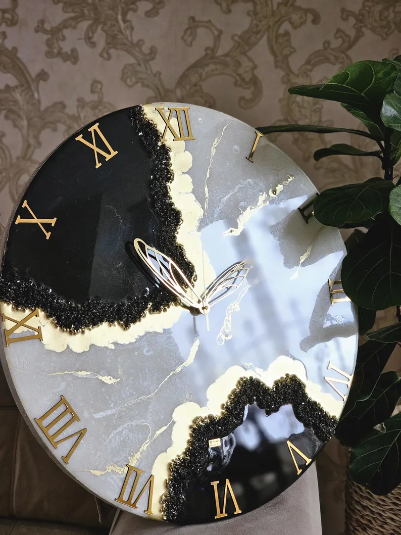 Handmade Resin Wall Clock �C Unique Custom Design with Crystals �C Artistic Epoxy Geode Clock for Home, Office & Living Room �C Luxury Resin Wall Art Decor