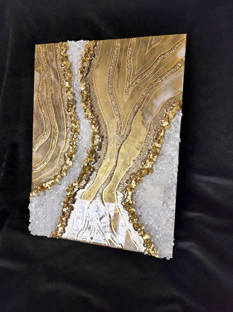 Artistic Stone-Inspired Resin Wall Decor in White and Gold