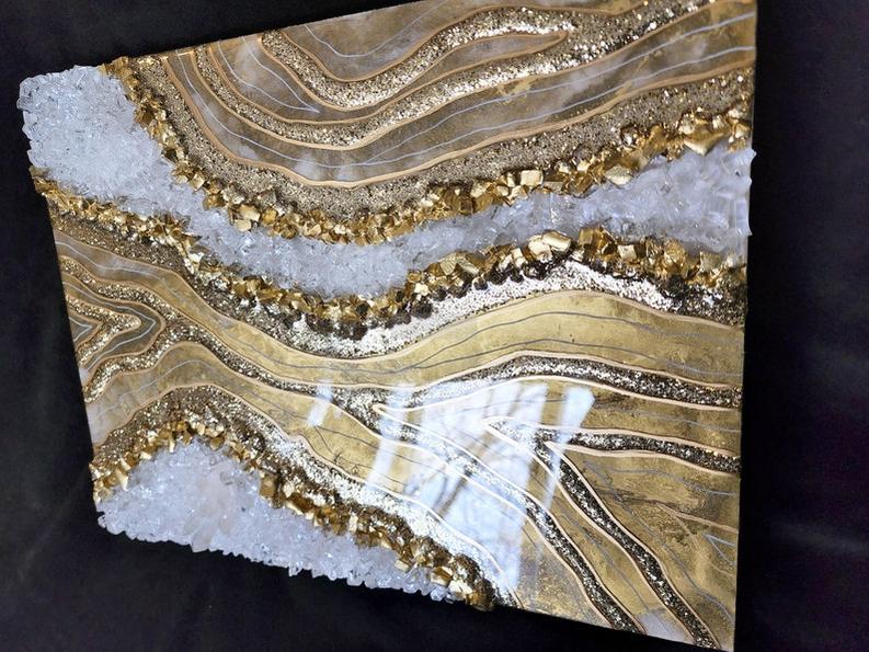 Artistic Stone-Inspired Resin Wall Decor in White and Gold