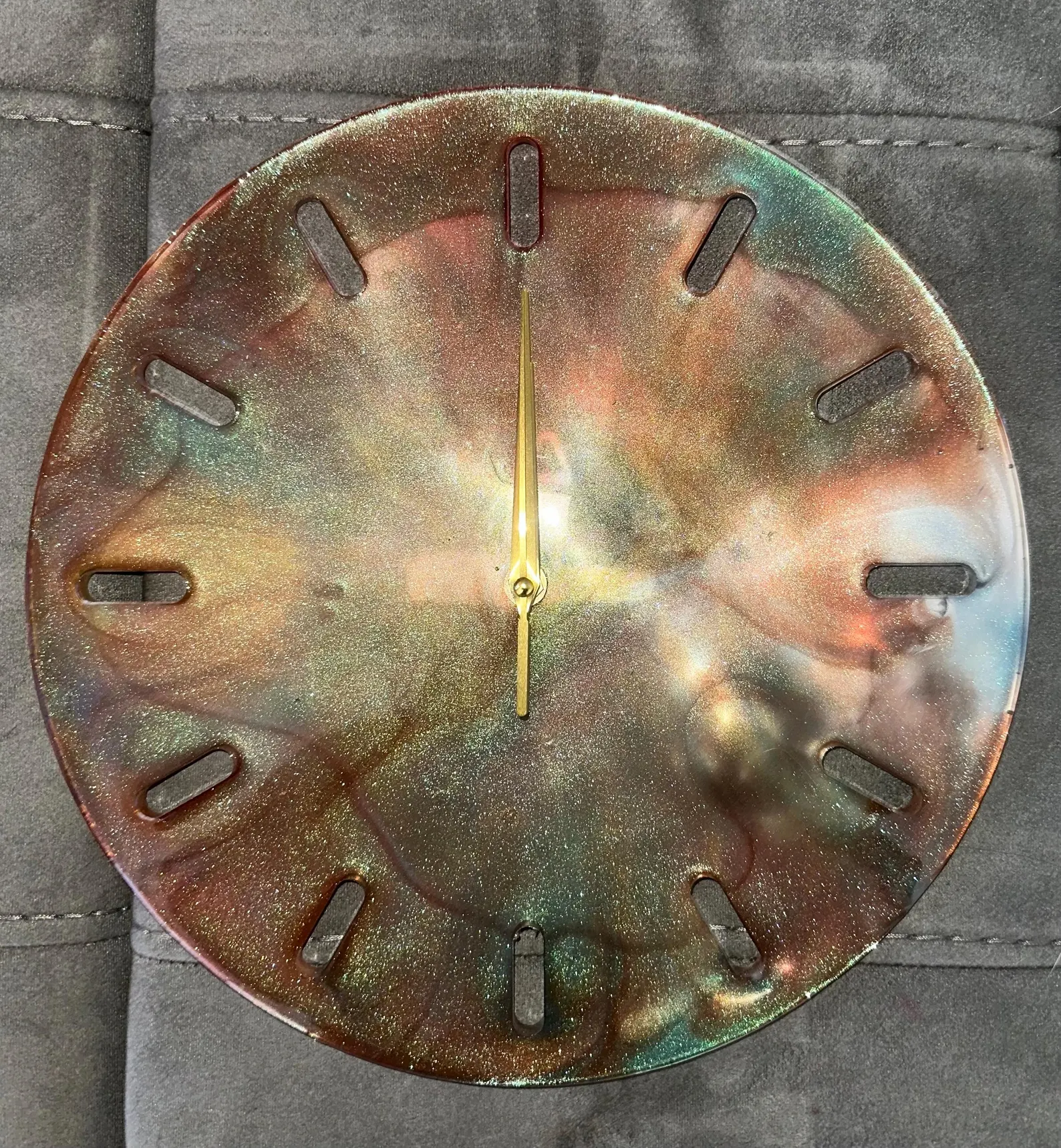 Handmade Resin Decor Clock �C Unique Epoxy Resin Wall Clock �C Modern Abstract Resin Art Clock �C Large Wall-Mounted Decorative Clock �C Luxury Personalized Home & Office Decor