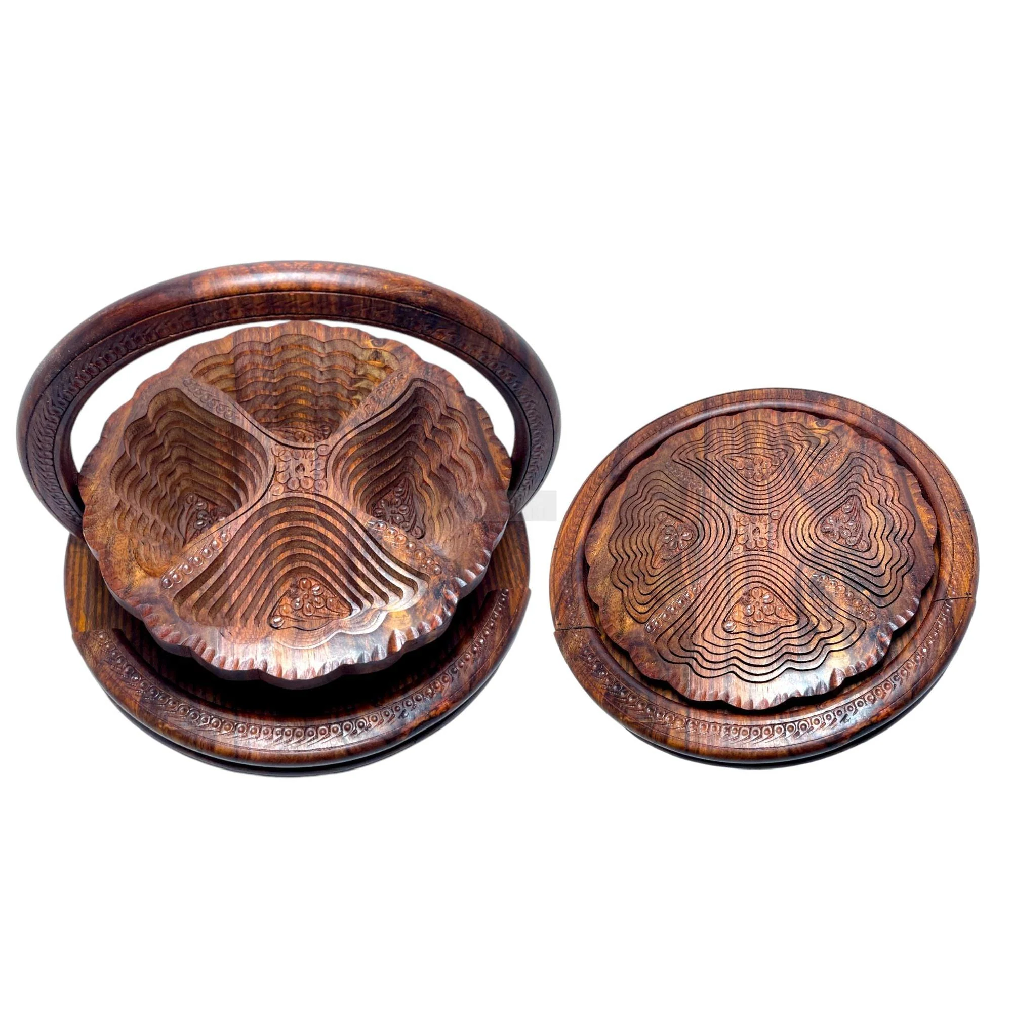 Round Flower Shape Tray with 4 Heart Pockets