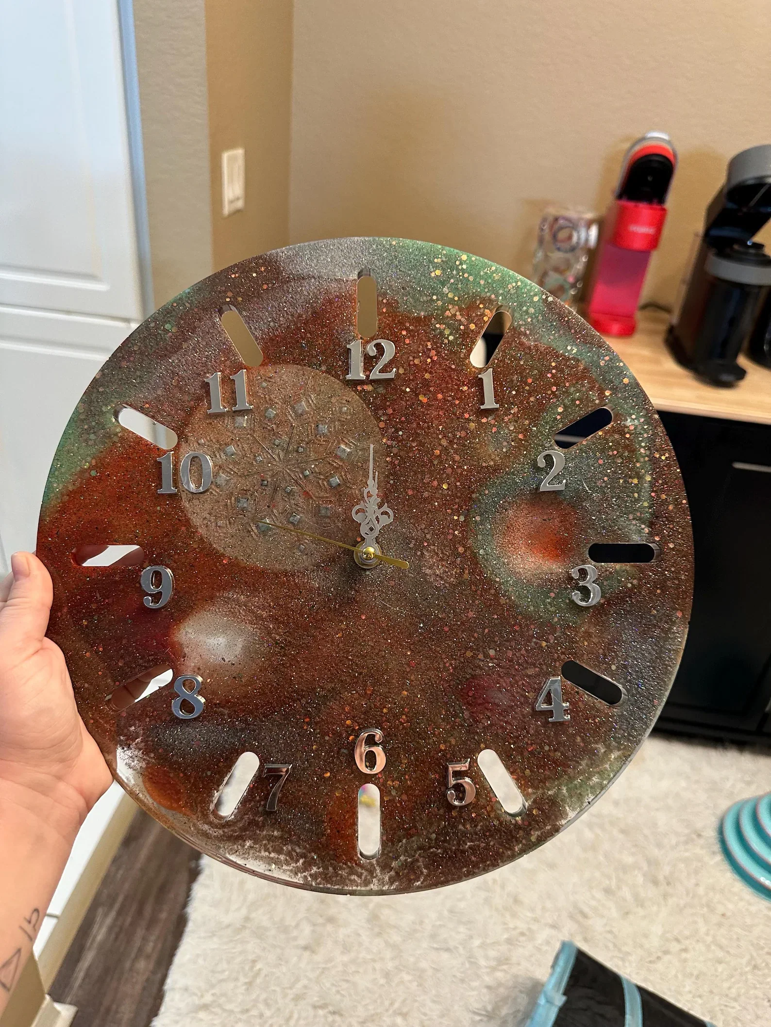 Handmade Resin Decor Clock �C Unique Epoxy Resin Wall Clock �C Modern Abstract Resin Art Clock �C Large Wall-Mounted Decorative Clock �C Luxury Personalized Home & Office Decor