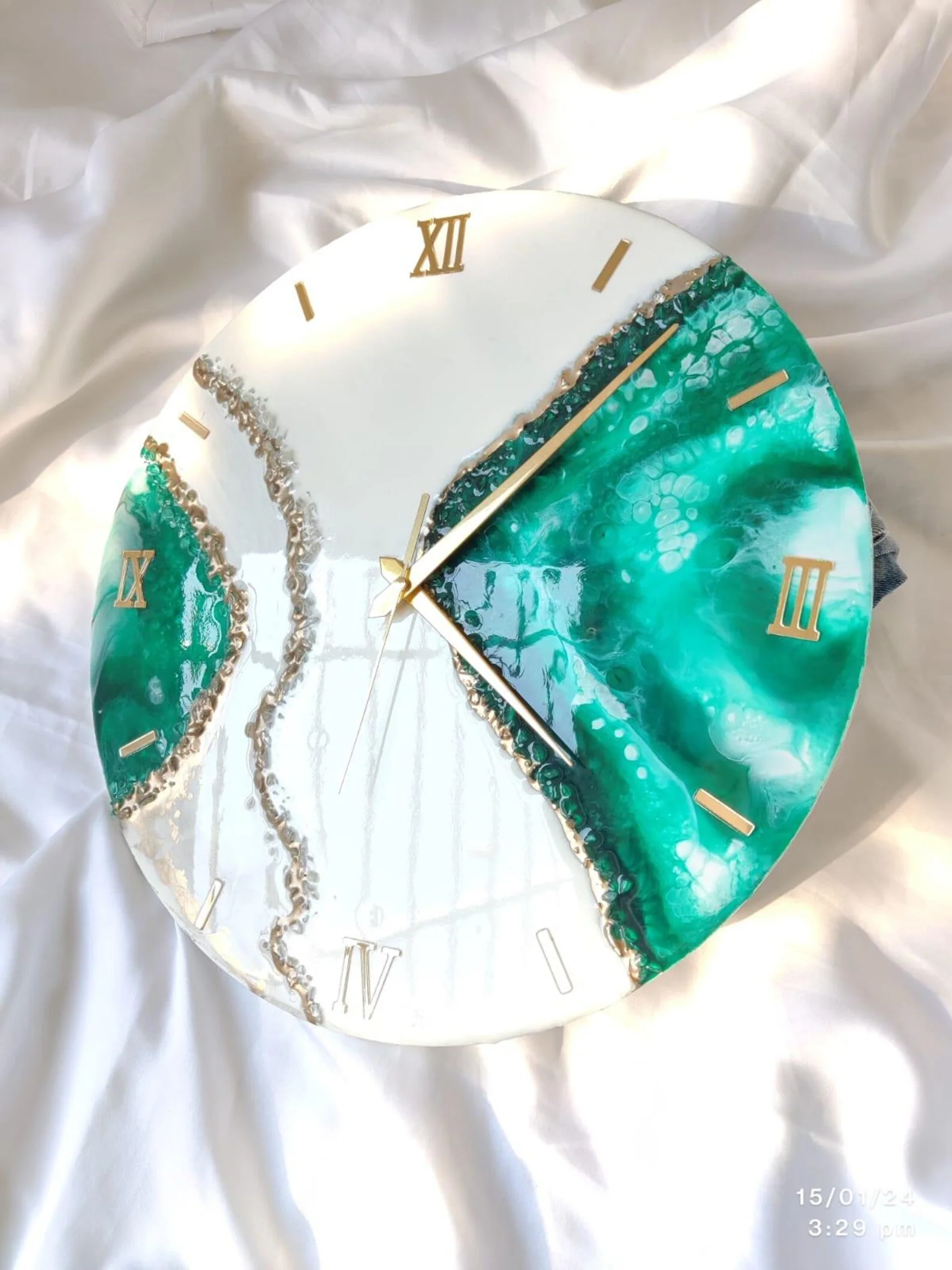 White and Green Resin Wall Clock �C Unique Handmade Resin Wall Clock, Green and White Resin Clock, Decorative Custom Resin Clock for Living Room Home D��cor