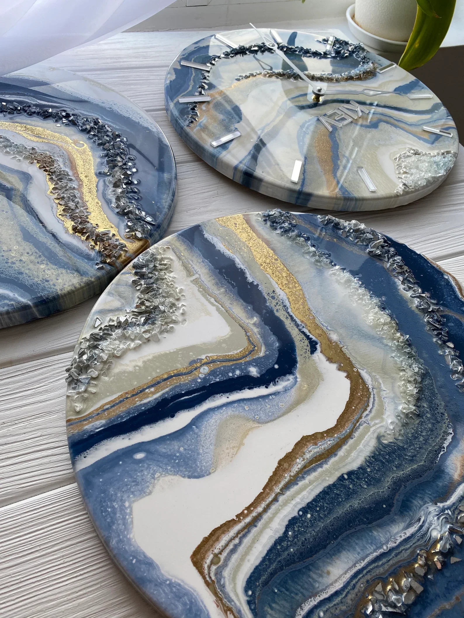 Housewarming Gift Resin Art Clock - Handmade Modern Wall Art Clock for Home D��cor, Unique Resin Wall Clock for Living Room, Bedroom, or Office Decoration