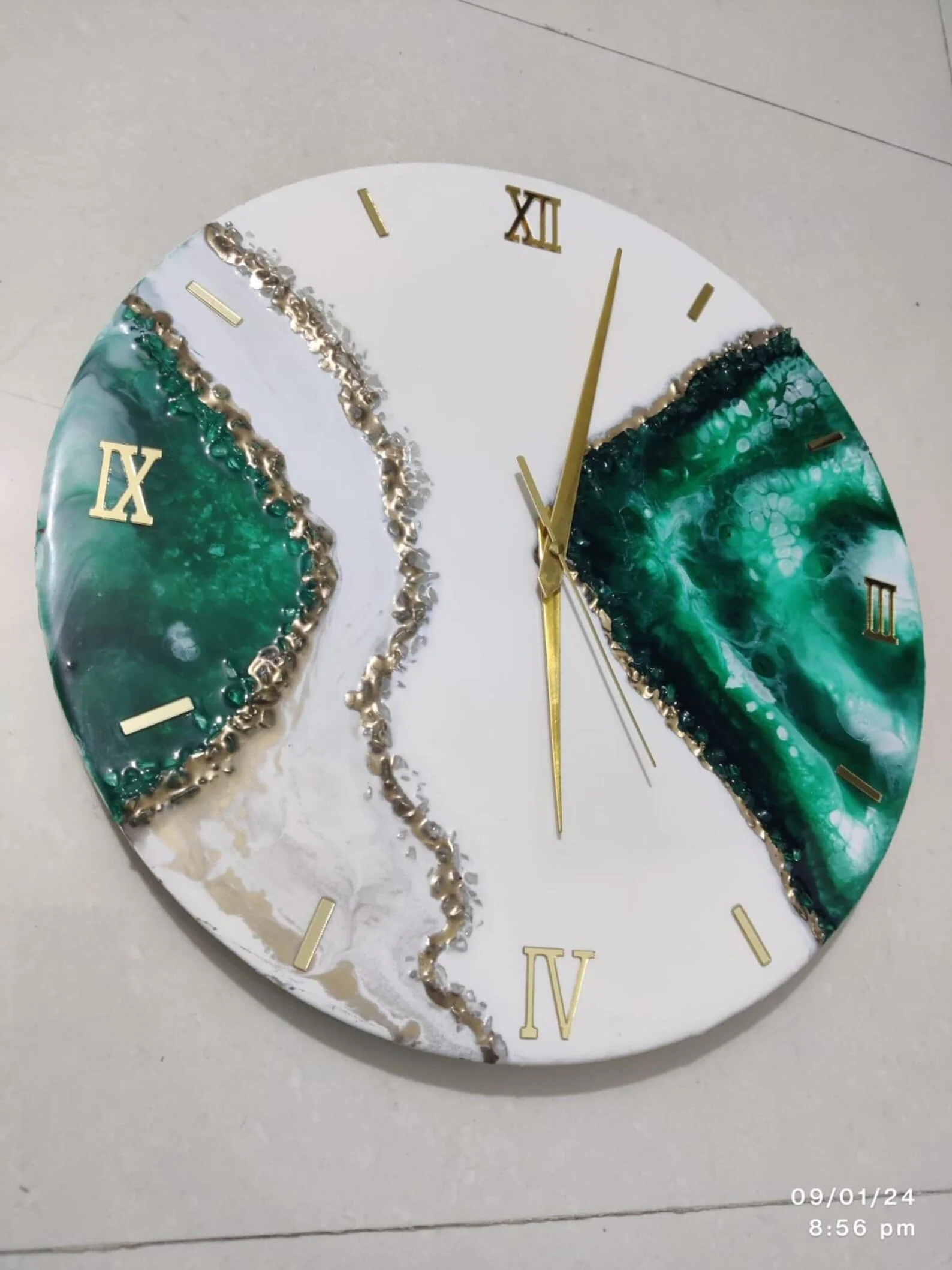White and Green Resin Wall Clock �C Unique Handmade Resin Wall Clock, Green and White Resin Clock, Decorative Custom Resin Clock for Living Room Home D��cor