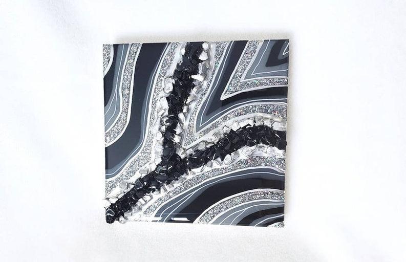 Zebra Line Stone Resin Art: Wall D��cor Masterpiece