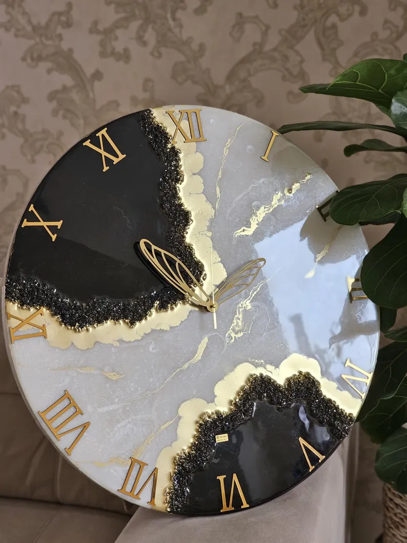 Handmade Resin Wall Clock �C Unique Custom Design with Crystals �C Artistic Epoxy Geode Clock for Home, Office & Living Room �C Luxury Resin Wall Art Decor