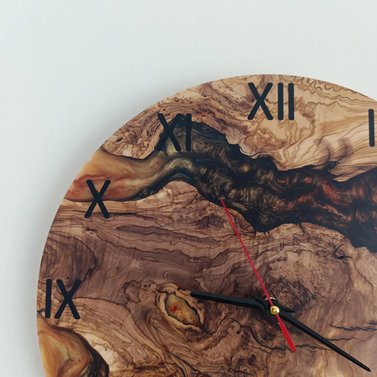 Handmade Resin Wall Clock �C Custom Epoxy Wall Clock with Walnut Design, Modern Home Gift, Stylish Wall Clock with Resin and Olive Wood for Living Room or Office