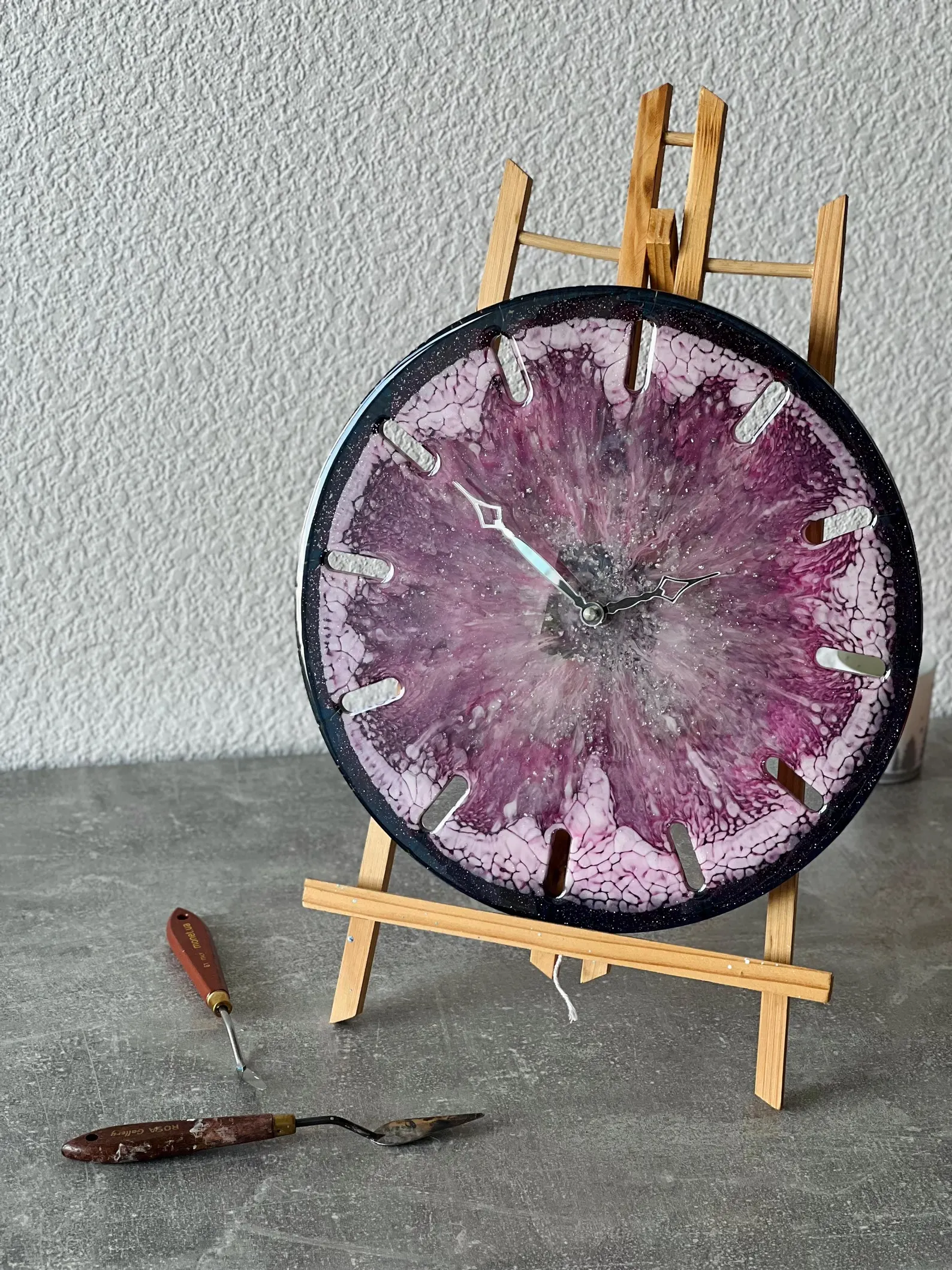 Epoxy Resin Clock �C Round Marble Effect Large Decorative Wall Clock, Unique Epoxy Resin Art for Home Decor, Housewarming Gift, Modern Wall Clock for Stylish Interiors