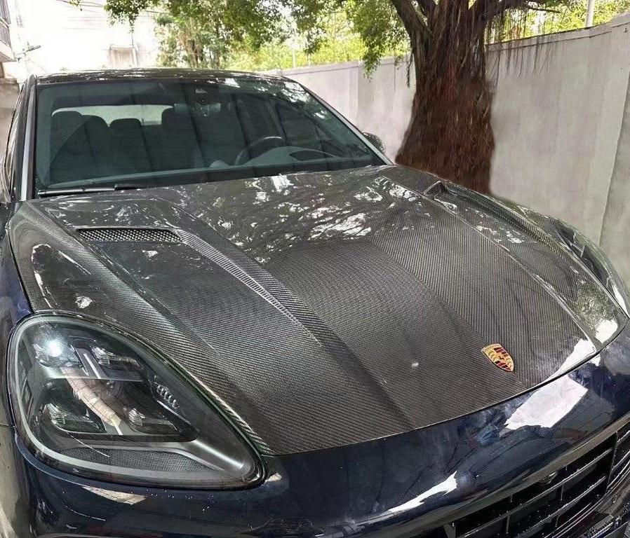 TAKD Carbon Hood for Porsche Cayenne Base/E-Hybrid/S/Turbo/Turbo S/Turbo GT/GTS 9Y0 9Y3 Double-sided Pre-preg Carbon Fiber