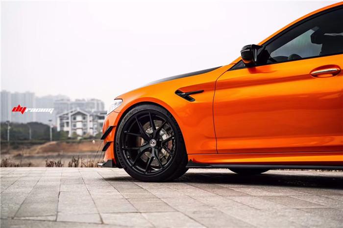TAKD Carbon Side Skirts for BMW M5/M5C/M5CS F90 2017-ON Pre-preg Carbon Fiber