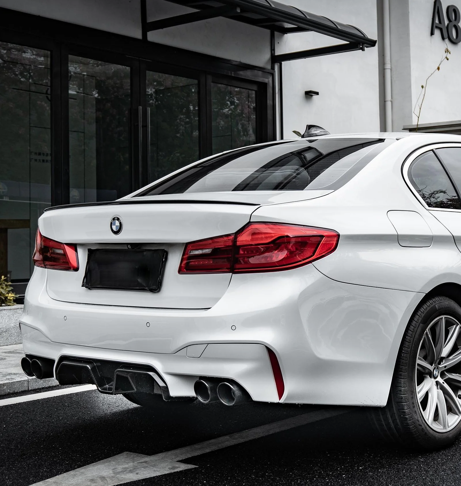 Aero Republic M5 Style Rear Lip Spoiler for BMW M5/C F90 & 5 Series M550 540 G30 Sedan Carbon Fiber