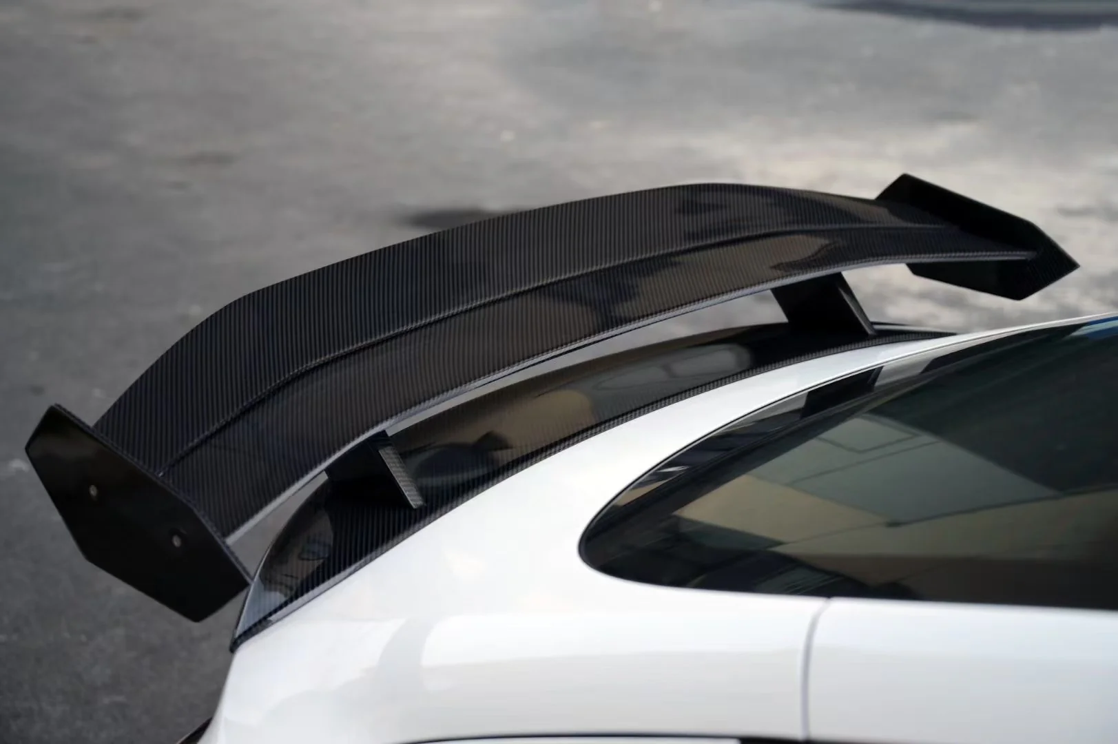 Robot Craftsman V3 Rear Spoiler for Tesla Model 3 Highland/Performance Sedan Carbon Fiber/FRP