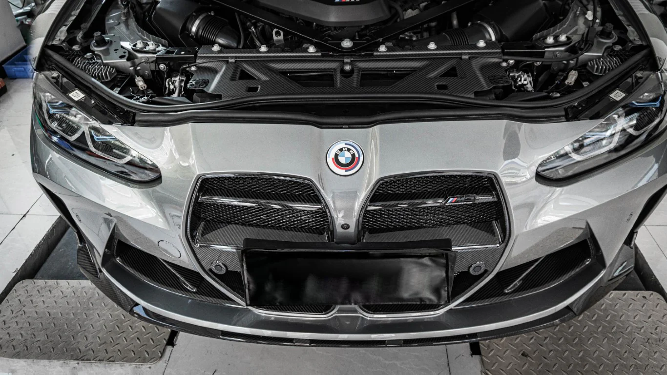 Aero Republic OE Style Radiator Cooling Plate for BMW M3/C/CS G80/81 & M4/C/CS G82/83 Carbon Fiber