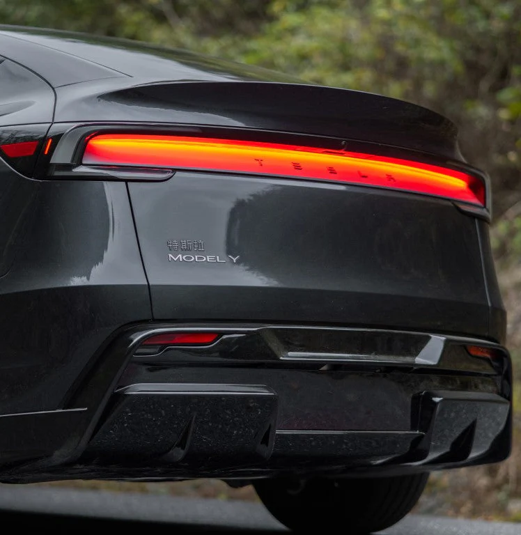 Robot Craftsman HIDROGAI Rear Diffuser for Tesla Model Y Juniper 2026-ON Carbon Fiber / FRP