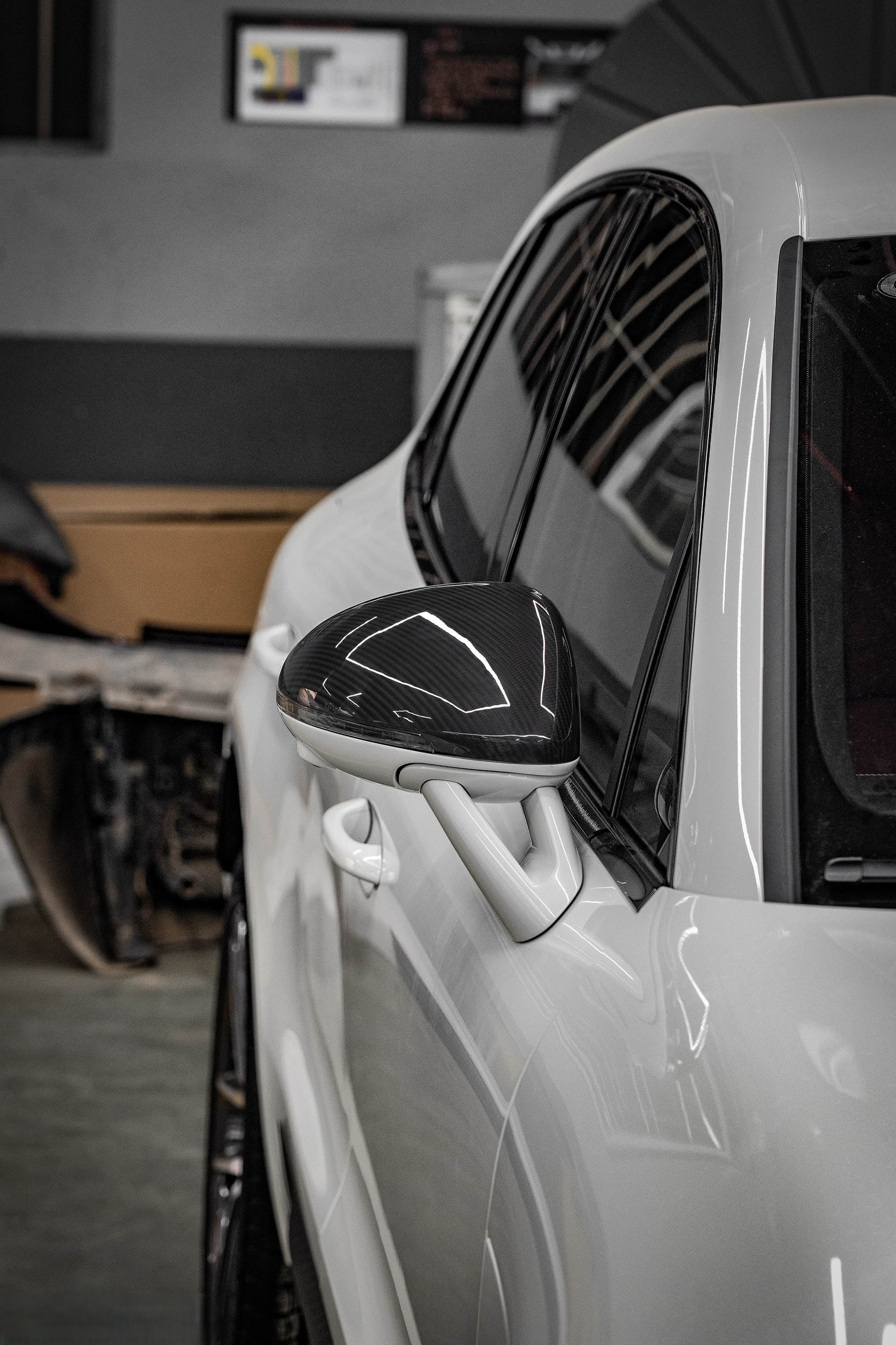 Aero Republic OE Style Replacement Mirror Caps for Porsche Macan 95B.1 & 95B.2 Base S GTS Turbo Dry Pre-preg Carbon Fiber